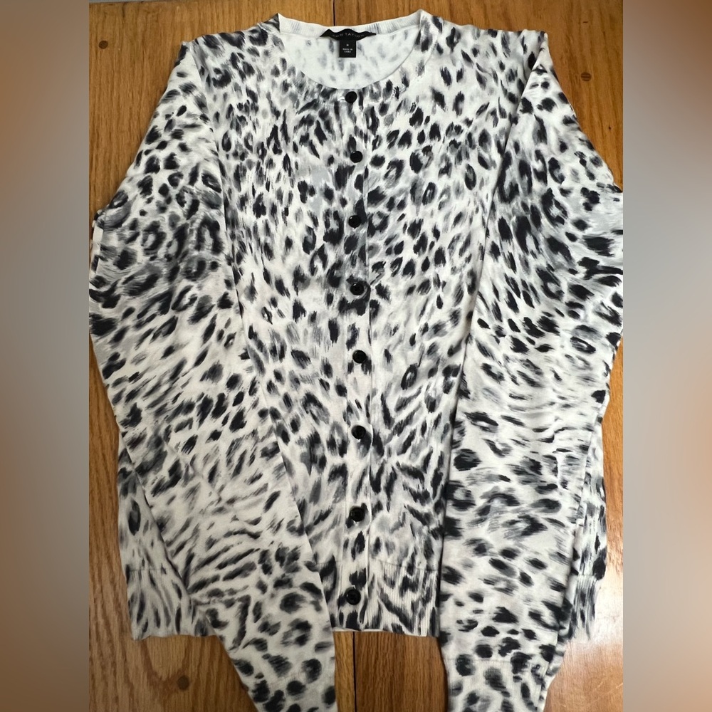 Stylish Black and White Snow Leopard Women's Cardigan